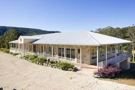 Possum Brush House | Tara Lodge Clarendon Forest Retreat