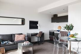 Dandenong Apartment | Punthill Dandenong - One Bedroom Apartment