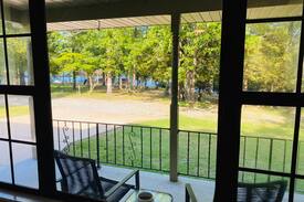 Bull Shoals House | Steps to the water’s edge of Bull Shoals Lake!!