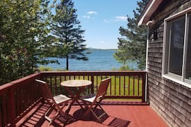 Trenton House | Tideside in Trenton. Shorefront, cozy, quiet.