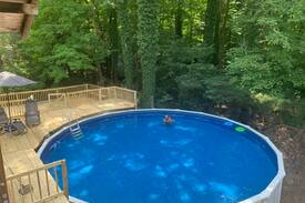 Champion Cabin | Seven Springs Cabin - private pool & hot tub