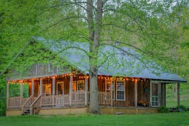Elizabethtown Cabin | Cabin at Calico Springs -Bluegrass Bourbon Country