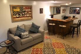 Jeffersonville - Clarksville House | Cozy Bungalow Basement