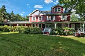 Honesdale Apartment | Willow Pond Resort-Suite #3