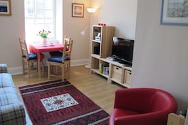 Old Town Apartment | The Secret Garden Apartment on Historic Royal Mile