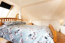 Whitstable Apartment | The Mews Loft Apartment @ No. 17