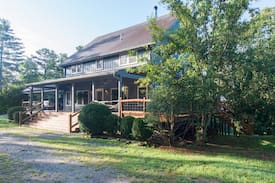 Clayton House | Jewel of the Woods: Mountain View, AC, Sauna, Wifi