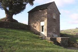 Longnor Cabin | Yew Tree Barn, Longnor, Derbyshire - stunning