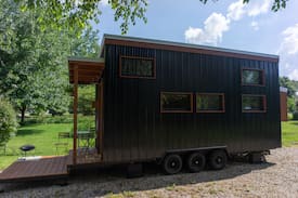 Nashport House | Modern Tiny House near Zanesville