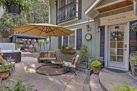 Pollock Pines Cabin | 'Avery House' Pollock Pines Cottage w/Hot Tub!