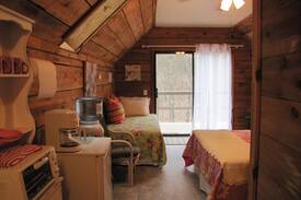 Caddo Gap House | Peace Valley Sanctuary- Tree Tops Cabin Studio