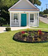 Pawhuska Hotel | Prairie Cottage King Suite 1/2 block from PW Merc