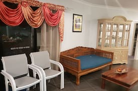 Cairns House | Edmonton Bungalow house share accommodation