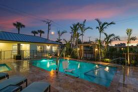 Singer Island Apartment | Bermuda Bungalows #5 (Tropical Island Getaway)