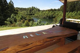 Okere Falls House | Stunning & Private Barefoot Lodge, Lake Rotoehu