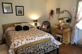 West Siloam Springs Bed & Breakfast | "1820 Home" as seen in Country Living Magazine