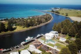 Port Fairy House | Anglers' Cottage On River