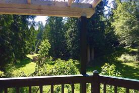 Langley House | Beautiful and Private Langley Bungalow on 7 acres