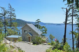 Sechelt Cabin | Carlson Point Seaside Cottage