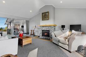 Acacia Bay House | Highland House - West Wing with Lake Views