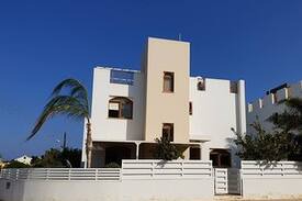 Paralimni Villa | Villa Riviera in Ayia Triada