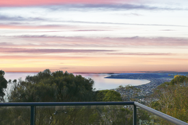Arthurs Seat Villa | BALI IN MORNINGTON - Oceanview House