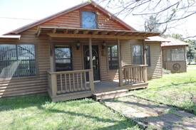 Center Point House | R & M Roadhouse