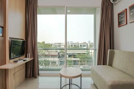 Jakarta Apartment | 1BR Modern Citra Lake Suites Apartment