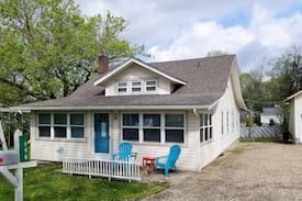 Chippewa Lake Cabin | Brookshore Cottage Sleeps 12 at Chippewa Lake