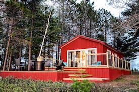 Tracadie Cabin | Chalet sur le bord de l'eau #1 /Waterfront cottage