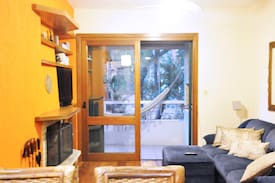 Petropolis Apartment | Excelente 2 dormitórios mobiliado.