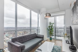 Downtown Toronto Apartment | Corner unit penthouse heart of downtown Toronto!!!