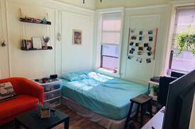 Queens Apartment | Astoria Spacious Room 20min from Midtown