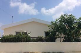 Paphos House | Bungalow with swimming pool
