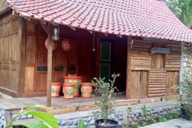 Sleman Cabin | Lohjinawi Guesthouse