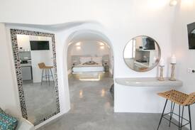 Oia House | White Dome Suite with plunge pool and caldera view