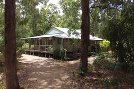 Quinninup House | Karri Tree Cottage