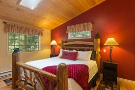 Port Angeles Cabin | Whimsical Bear Cottage at A Hidden Haven