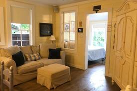 New Braunfels Cabin | Brodie's Bungalow on Lake Dunlap