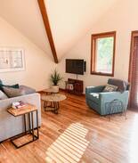 Vernon Cabin | Kekuli Cottage, Lakeside Gem on amazing Kal Lake