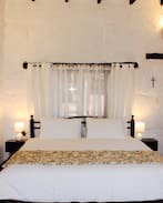 Denham Bed & Breakfast | ‘The Preachers Cottage’ Shark Bay BNB (1BRM)