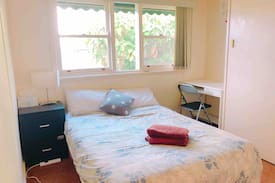 Glenroy House | Traveller’s casual stay in Glenroy