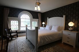 Tillsonburg House | Seven Gables Tillsonburg B & B