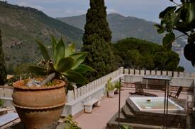 Taormina Villa | Villa Serenella, sea view with jacuzzi in Taormina