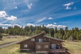 McCall Cabin | Moonridge McCall Cabin-sleeps 28