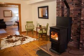 Pittsfield House | The Barn Door Lodge