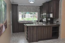 Harare House | The PRIMROSE MEWS - Riggs Apartment