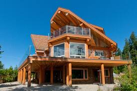 Roberts Creek Villa | Memories to Last a Lifetime