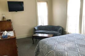Savanna House | Inn at 1883 House – Frances Cooley Room