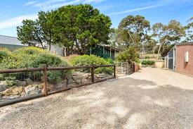 Yankalilla Cabin | Yankalilla Farm Stay "Moana Views"